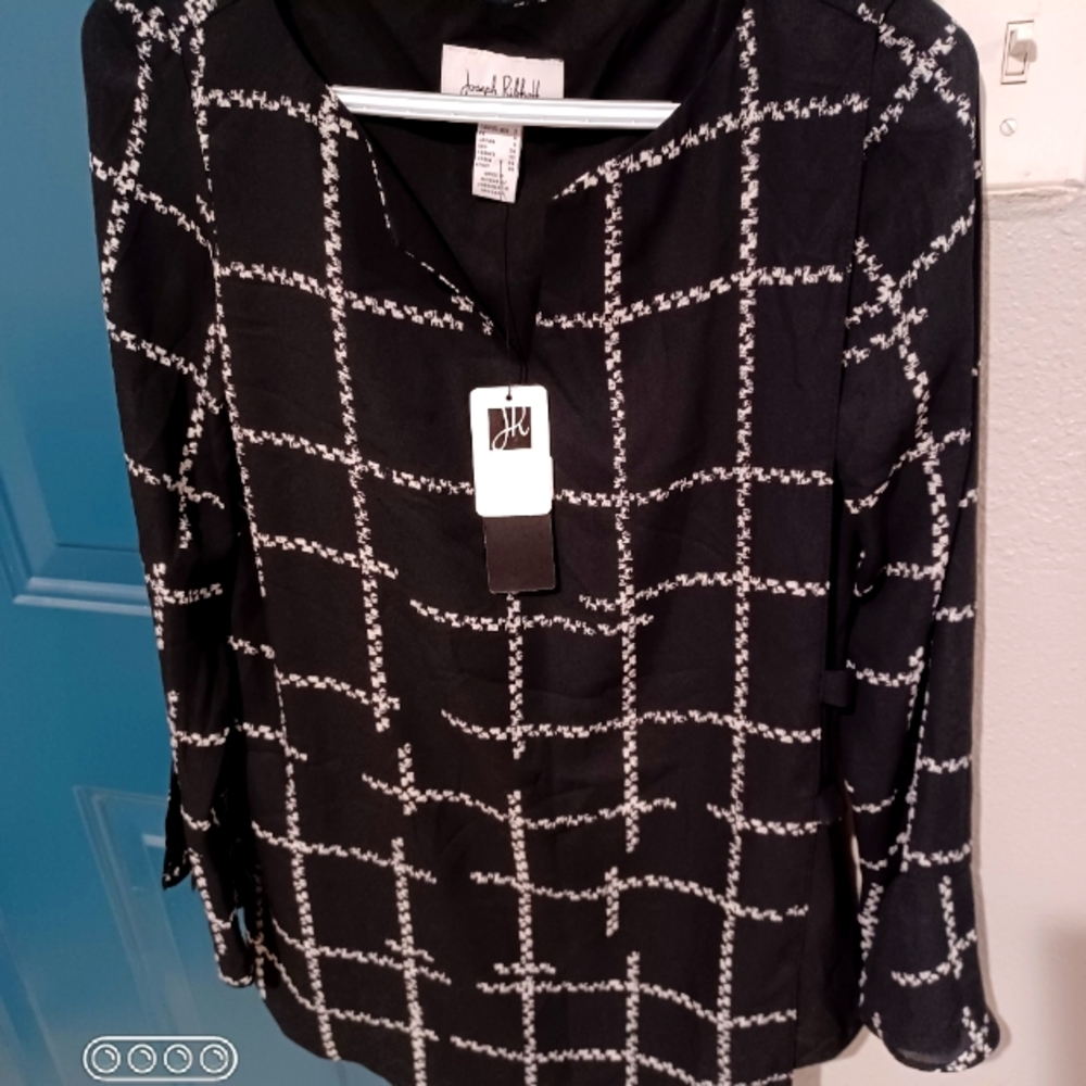 Tunic top black and white size 2